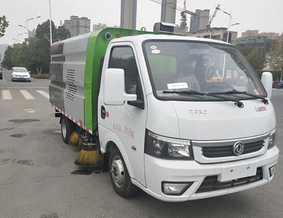 程力東風藍牌小型掃路車